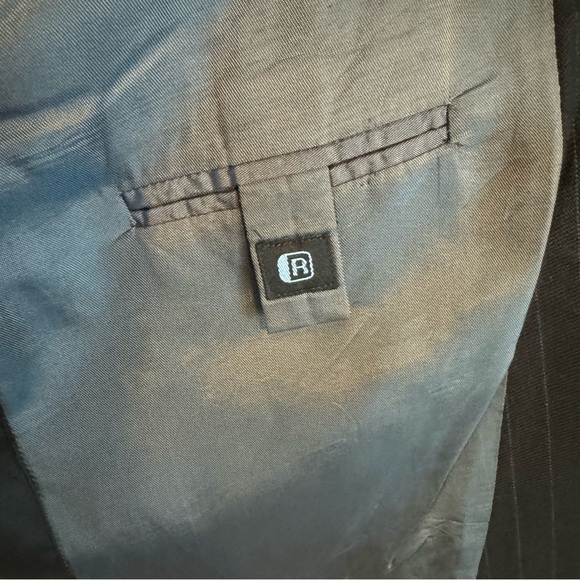 Kenneth Cole Reaction Black And Gray Pinstriped 2 pcs Wool Suit. Size 42… - Picture 5 of 17